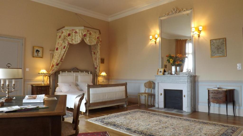Contigné Chateau De La Haye Bed & Breakfast エクステリア 写真