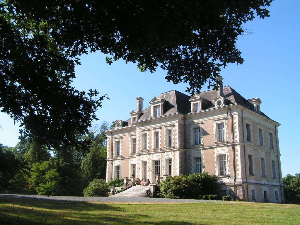 Contigné Chateau De La Haye Bed & Breakfast エクステリア 写真