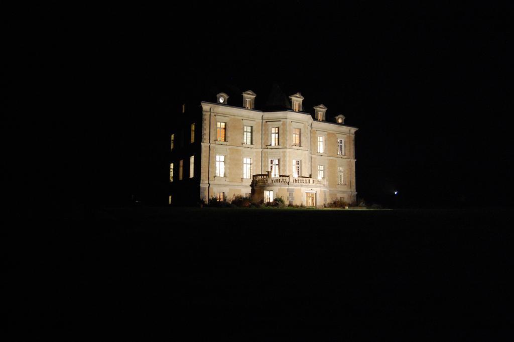Contigné Chateau De La Haye Bed & Breakfast エクステリア 写真
