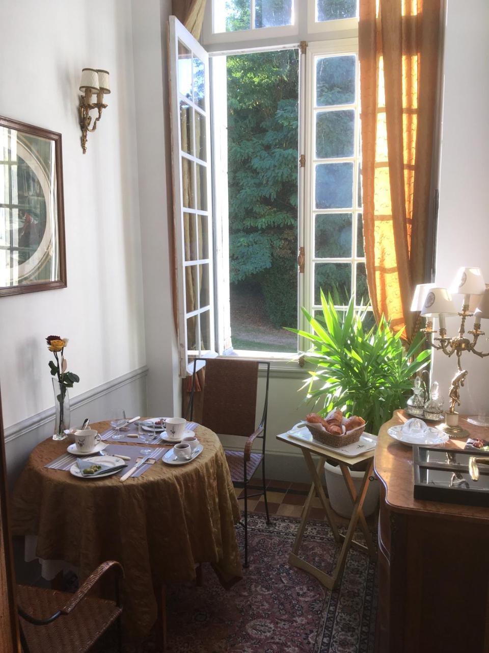 Contigné Chateau De La Haye Bed & Breakfast エクステリア 写真